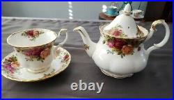 108 pcs Large Set of Royal Albert Old Country Rose, Teapot set etc