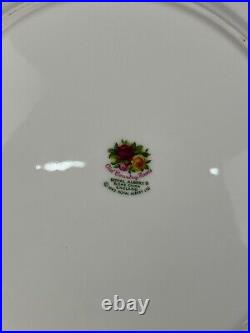 13 New Royal Albert Old Country Roses 10.5 Dinner Plates with Gold Trim England