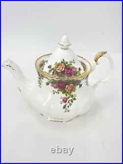 1962 Old Country Roses by Royal Albert Beautiful Teapot With Lid 71/2 Tall