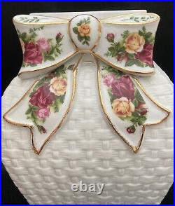 1962 ROYAL ALBERT OLD COUNTRY ROSES 12 Basketweave Biscuits Cookie Jar With Lid