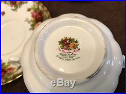 1962 ROYAL ALBERT OLD COUNTRY ROSES CREAM SOUP 2 HANDLE BOWLS WithSAUCER PLATES