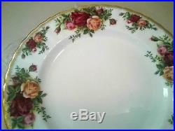 1962 Royal Albert 20 Piece Old Country Roses Bone China Dinnerware Set England