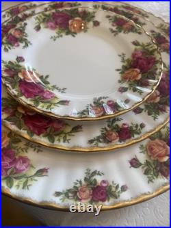 1962 Royal Albert 48 piece old country roses dinner set