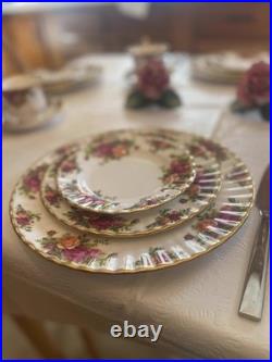 1962 Royal Albert 48 piece old country roses dinner set