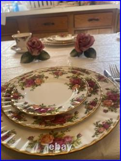 1962 Royal Albert 48 piece old country roses dinner set