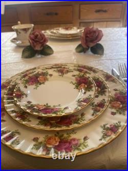 1962 Royal Albert 48 piece old country roses dinner set