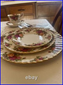 1962 Royal Albert 48 piece old country roses dinner set