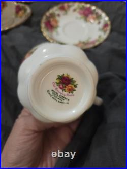 1962 Royal Albert Old Country Roses Footed Tea Cups & Saucers England Set of 8