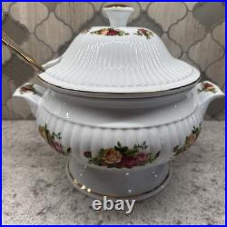 1962 Royal Albert Old Country Roses Soup Tureen with Lid Fluted With Laddle New