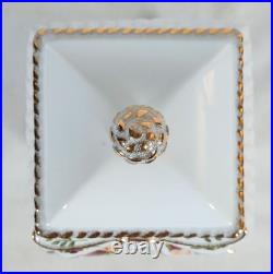 1962 Vtg Royal Albert Old Country Roses Basketweave Square Cookie Jar 12 Nwt