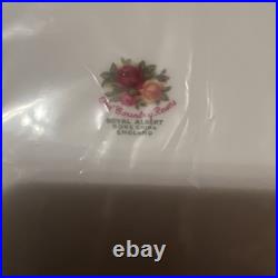 20-Piece Set of Royal Albert Old Country Roses Dinnerware Set England