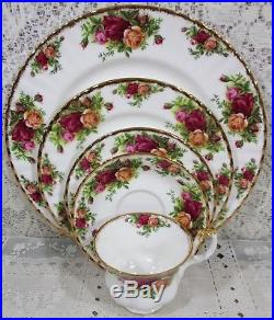 20 Royal Albert Old Country Roses 20 Pieces Place Setting Service For 4 England