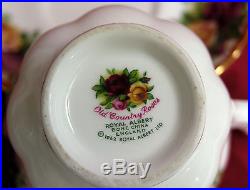 20 pc 4-5 Pc Place Settings Royal Albert Old Country Roses Bone China England