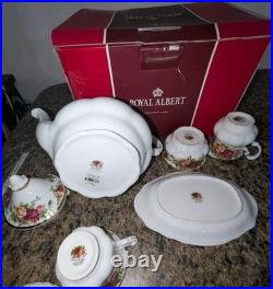 21 Piece tea set Royal Albert Old Country Roses Teapot 4 teacup trio saucer bowl