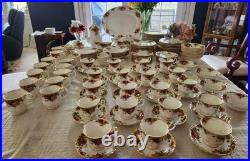 24 Settings, Beautiful HUGE SET Royal Albert Old Country Roses Made In England