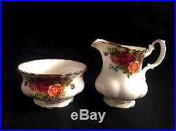 25 Pieces Of Royal Albert Old Country Roses Tea Set With Large Teapot
