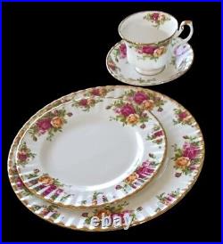 30 Piece Royal Albert Unused Bone China Old Country Roses Gold Trimmed RETIRED