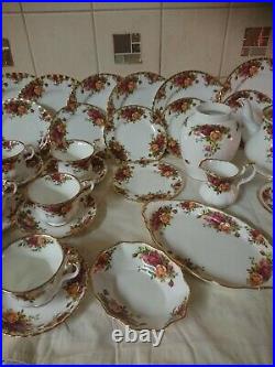 32 piece Royal Albert England Old Country Roses Bone China Tea Set