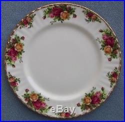 40 Pcs, Complete Set for 8, Royal Albert Old Country Roses Dinnerware Mint