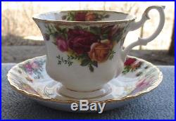 40 Pcs, Complete Set for 8, Royal Albert Old Country Roses Dinnerware Mint