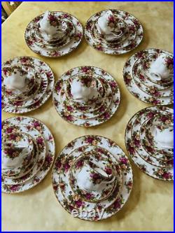 40 Pieces Royal Albert Old Country Roses. 8 Sets