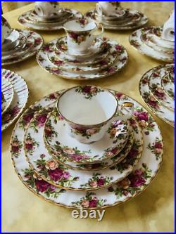 40 Pieces Royal Albert Old Country Roses. 8 Sets