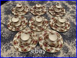 40 Pieces Royal Albert Old Country Roses Eight 5 Piece Place Settings 40 Pieces Royal Albert Old Country Roses Eight 5 Piece Place Settings