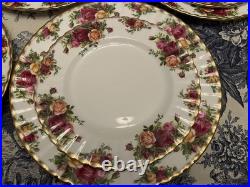 40 Pieces Royal Albert Old Country Roses Eight 5 Piece Place Settings 40 Pieces Royal Albert Old Country Roses Eight 5 Piece Place Settings