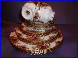 4- 5 Piece Royal Albert England Bone China Old Country Roses Place Settings