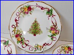 4 Royal Albert Old Country Roses Christmas Tree Pattern Dinner Plates