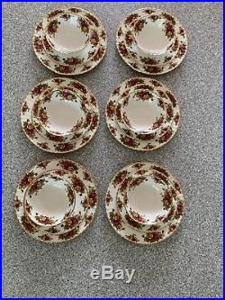59 Piece Royal Albert Old Country Roses 1962 Combined Dinner & Tea Set $1600