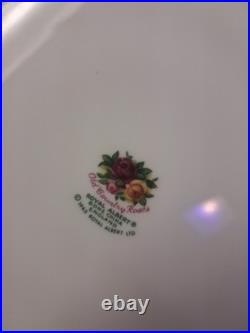 5 New Royal Albert Old Country Roses 10 1/2 Dinner Plates with Gold Trim Bin Aaa