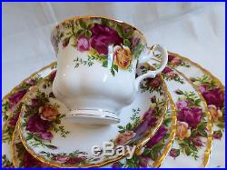 6-Royal Albert Old Country Roses 5 PC Place Settings Fine Bone China England