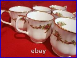 6 Royal Albert Old Country Roses Christmas Mugs in good condition