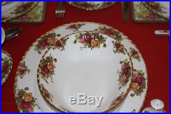 6 place Royal Albert Old Country Roses Dinner service The perfect wedding gift