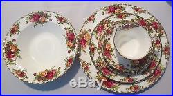 78 pcs Royal Albert Old Country Roses 1962 Made in England, 6 pc serv for 10