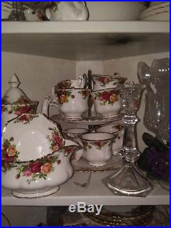 79 piece Royal Albert Old Country Roses China service for eight with many extras