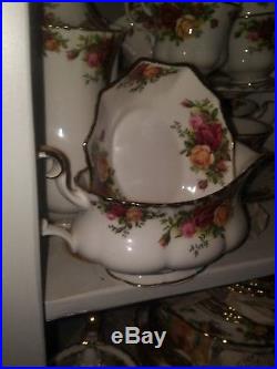 79 piece Royal Albert Old Country Roses China service for eight with many extras