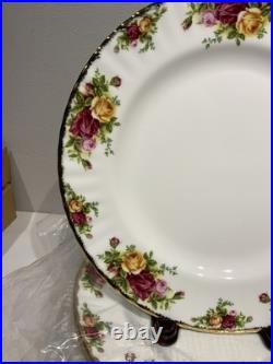 8 New Royal Albert Old Country Roses 10 1/2 Dinner Plates with Gold Trim