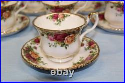 8 Royal Albert Bone China OLD COUNTRY ROSES FOOTED CUPS & SAUCERS