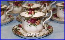 8 Royal Albert Bone China OLD COUNTRY ROSES FOOTED CUPS & SAUCERS