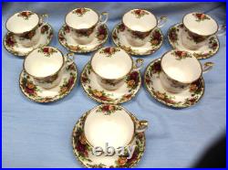 8 Royal Albert Bone China OLD COUNTRY ROSES FOOTED CUPS & SAUCERS