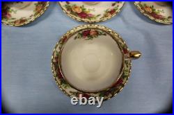 8 Royal Albert Bone China OLD COUNTRY ROSES FOOTED CUPS & SAUCERS