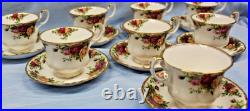 8 Royal Albert Bone China OLD COUNTRY ROSES FOOTED CUPS & SAUCERS