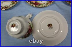 8 Royal Albert Bone China OLD COUNTRY ROSES FOOTED CUPS & SAUCERS