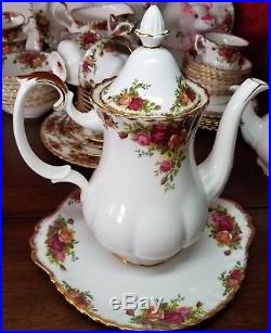 8 place setting 72 pieces Royal Albert Old Country Roses FREE SHIPPING NOW