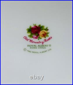 9 Royal Albert OLD COUNTRY ROSES 10 1/2 DINNER PLATES
