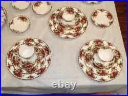 Beautiful 1962 Royal Albert Old Country Rose Dinnerware Set Made In England