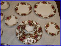 Beautiful 1962 Royal Albert Old Country Rose Dinnerware Set Made In England