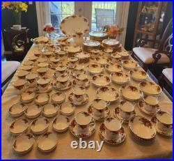 Beautiful HUGE SET Royal Albert Old Country Roses Made In England